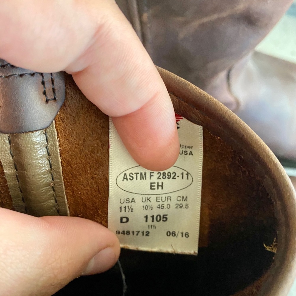 Red Wing 1105